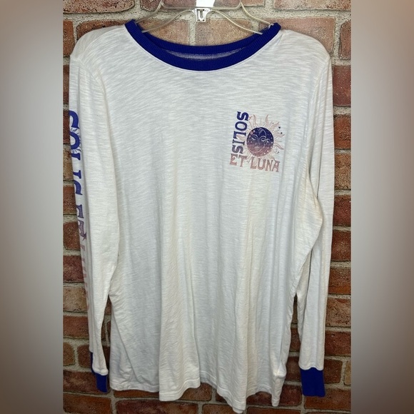torrid Tops - Torrid White/Blue Long Sleeve Super soft slub jersey size 00